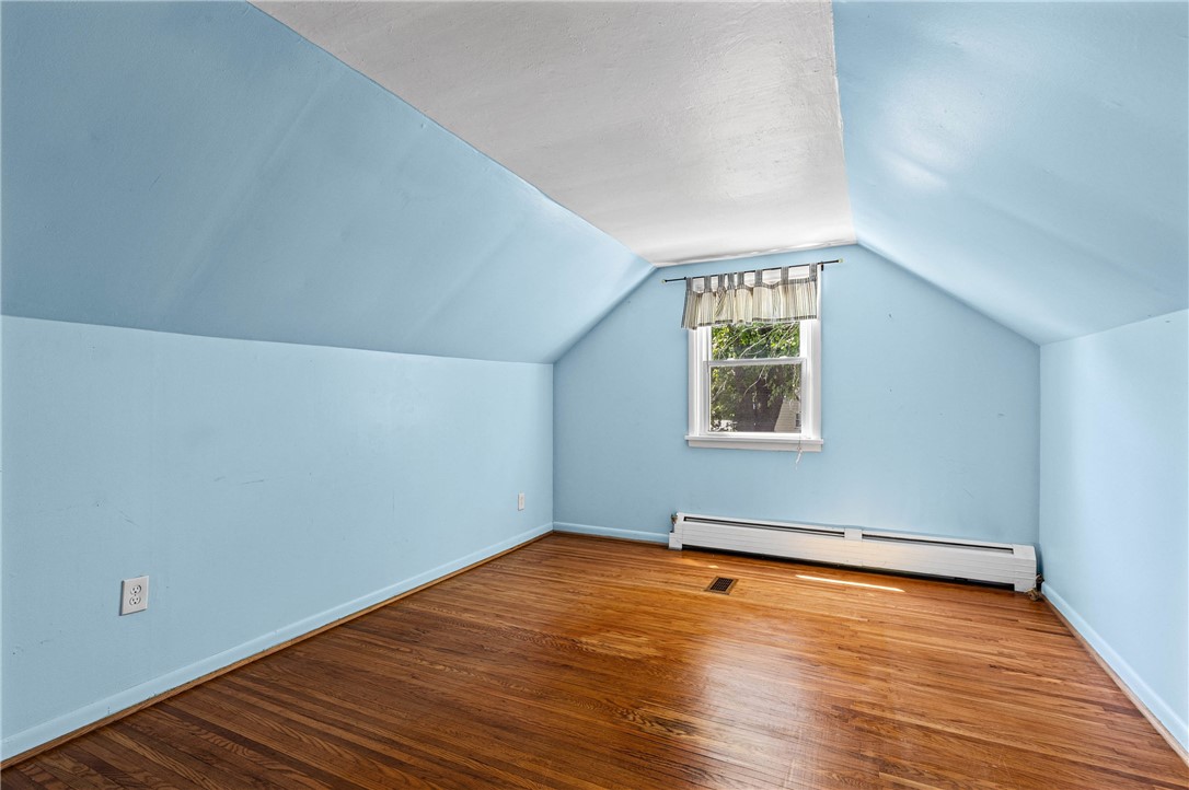 166 Wood Road Greece, NY 14626 - Photo 24 of 46 2nd Floor Bedroom #3