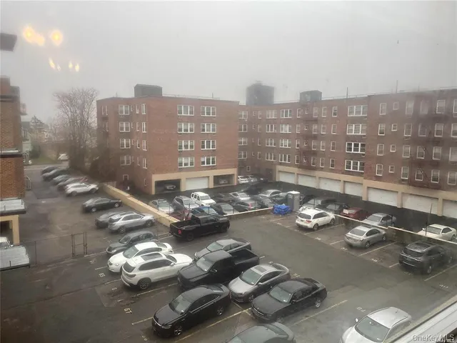 $2,250 | 101 Lincoln Avenue, Unit 3A, Mineola, NY 11501