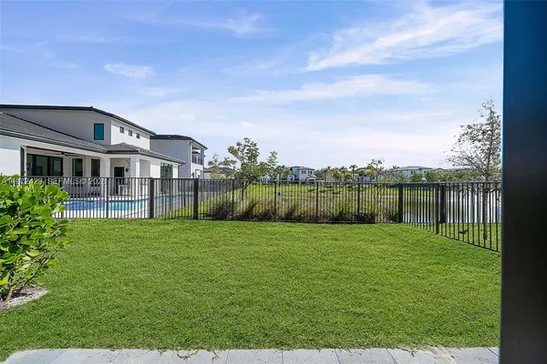 $14,500 | 5718 Ashwood Circle, Unit 5718, Hollywood, FL 33312