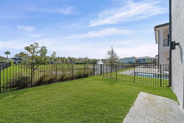 $14,500 | 5718 Ashwood Circle, Unit 5718, Hollywood, FL 33312