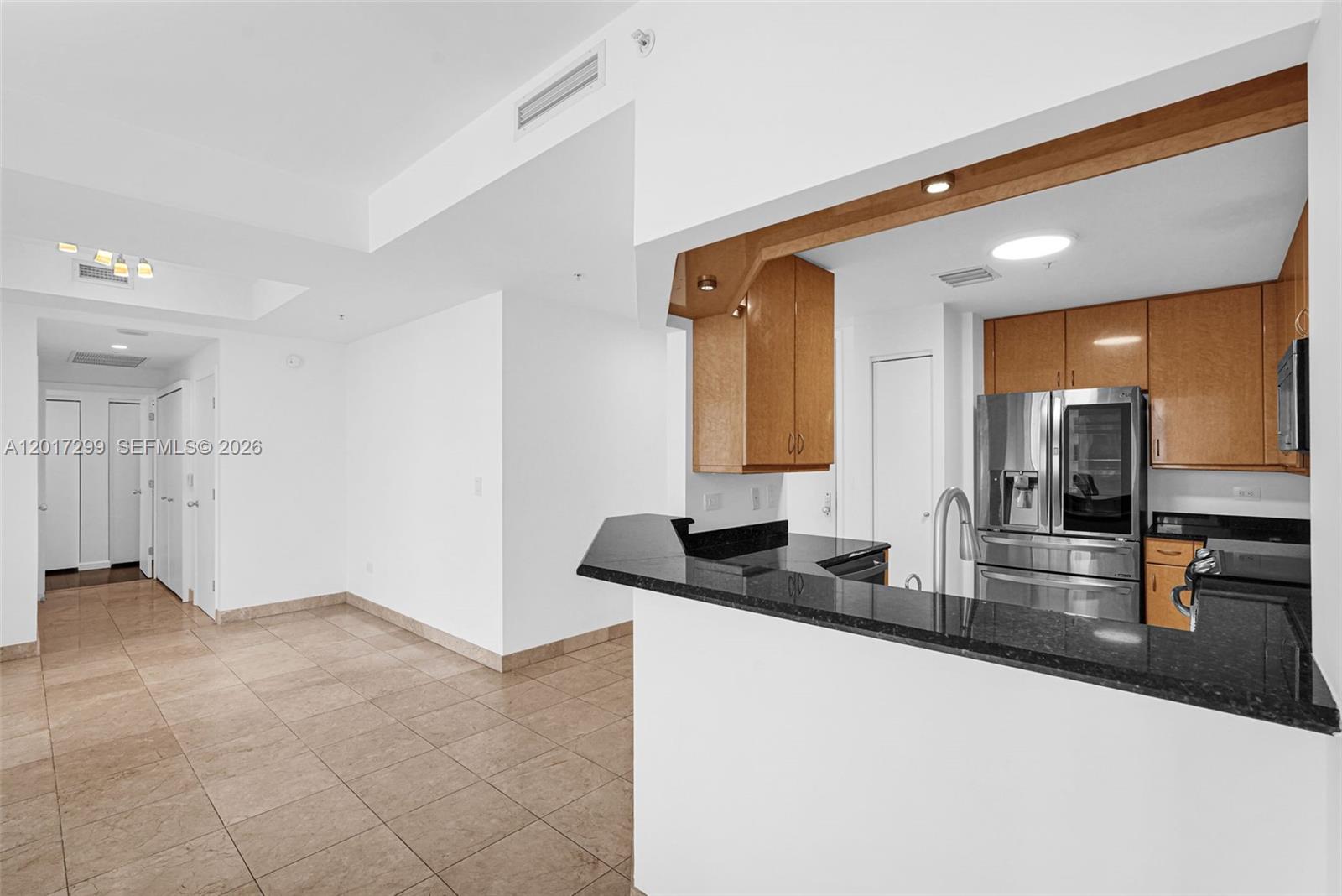 801 Brickell Key Boulevard, Unit 1909 Miami, FL 33131 - Photo 3 of 14 Dining Area