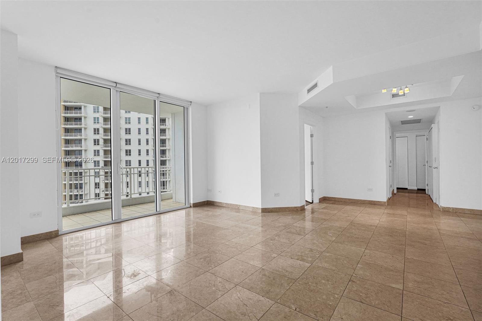 801 Brickell Key Boulevard, Unit 1909 Miami, FL 33131 - Photo 4 of 14 Great Room