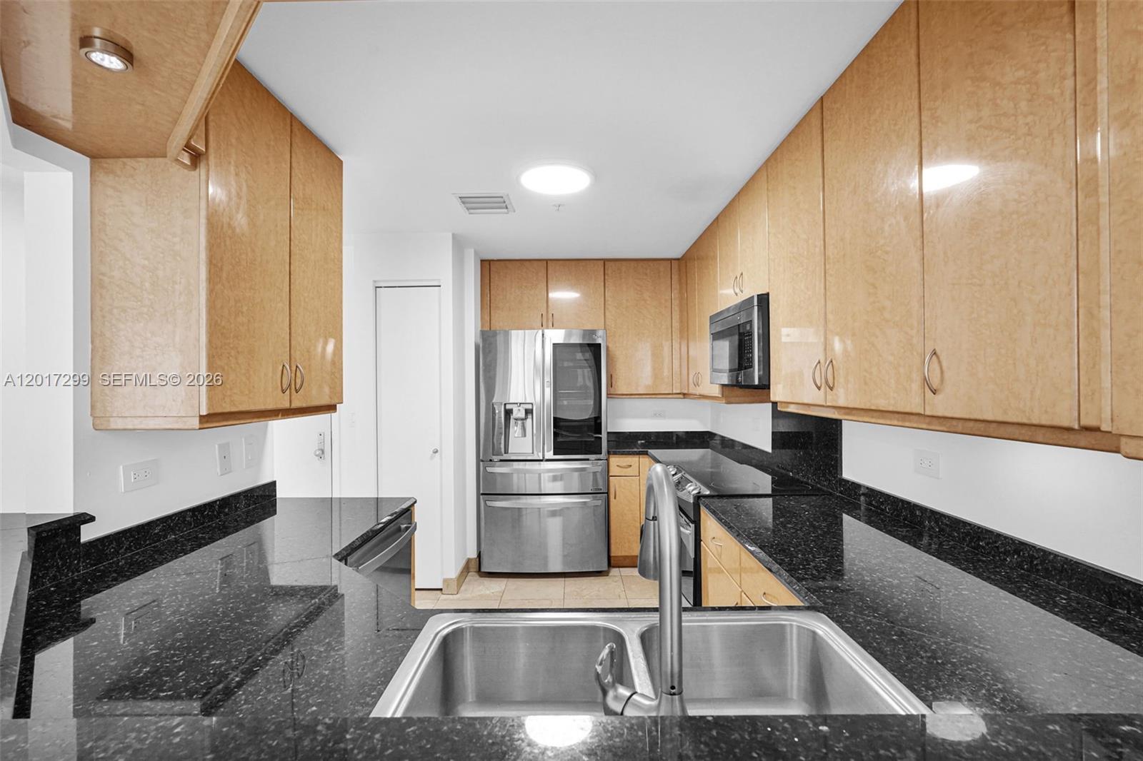 801 Brickell Key Boulevard, Unit 1909 Miami, FL 33131 - Photo 5 of 14