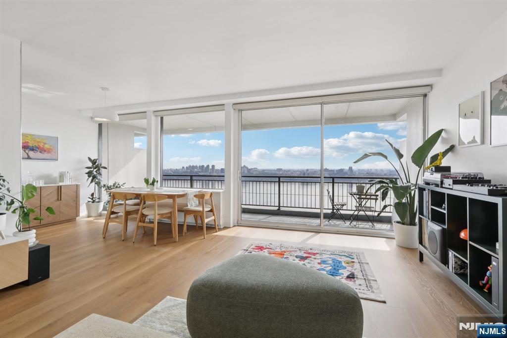 2 Horizon Road, Unit 1428 Fort Lee, NJ 07024 - Photo 11 of 39