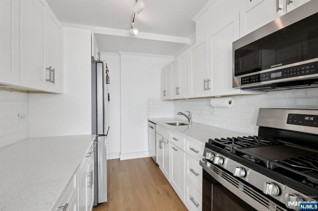 2 Horizon Road, Unit 1428 Fort Lee, NJ 07024 - Photo 18 of 39