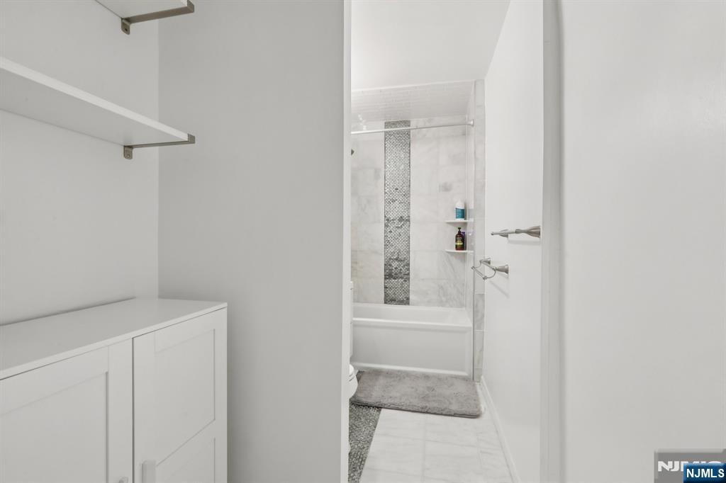 2 Horizon Road, Unit 1428 Fort Lee, NJ 07024 - Photo 27 of 39