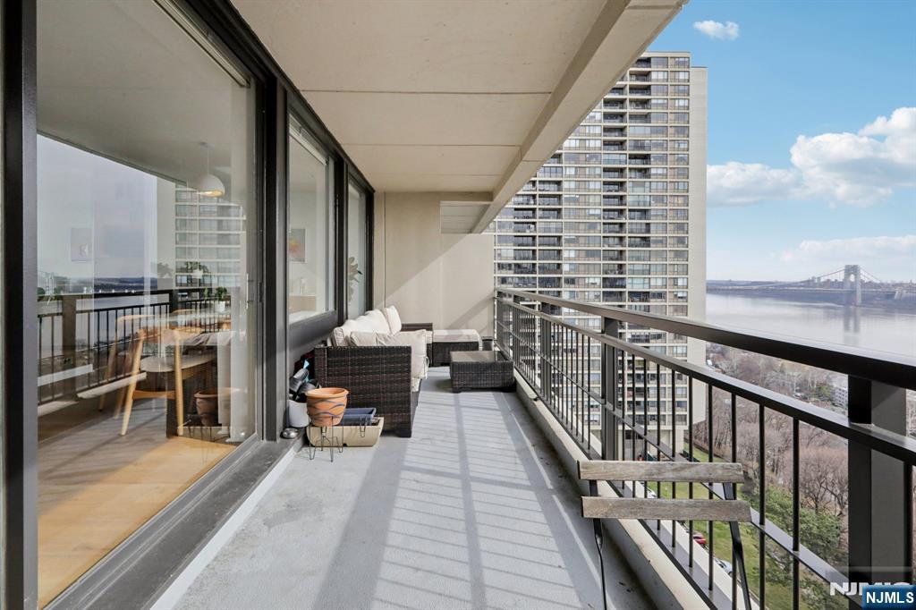 2 Horizon Road, Unit 1428 Fort Lee, NJ 07024 - Photo 32 of 39