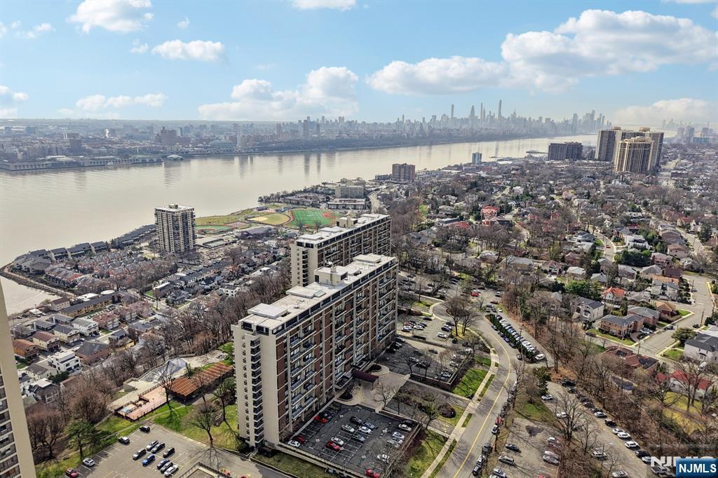 2 Horizon Road, Unit 1428 Fort Lee, NJ 07024 - Photo 35 of 39