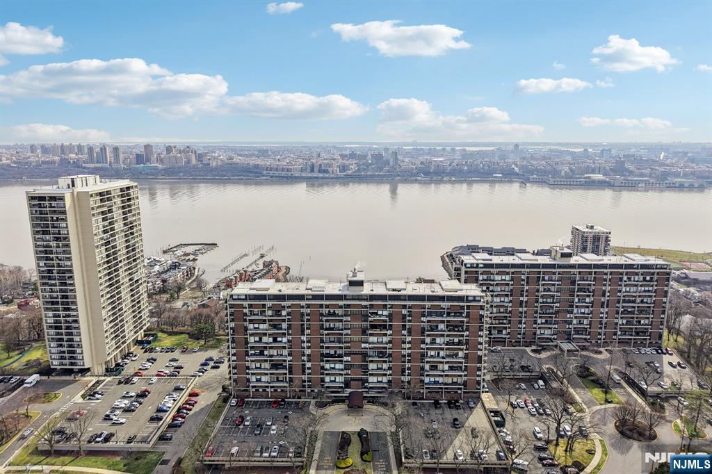 2 Horizon Road, Unit 1428 Fort Lee, NJ 07024 - Photo 36 of 39