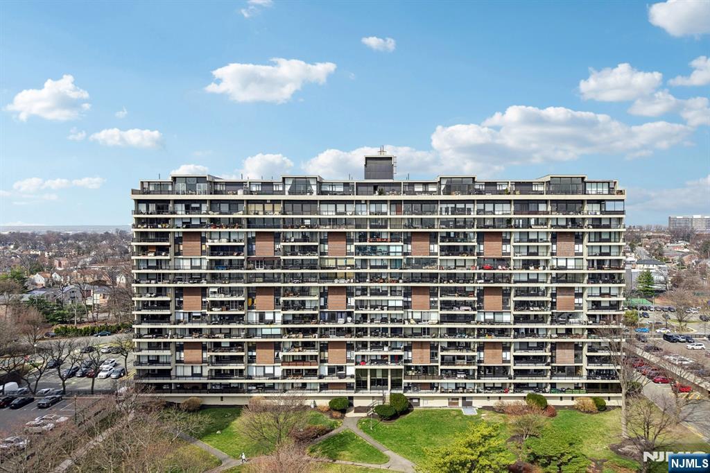 2 Horizon Road, Unit 1428 Fort Lee, NJ 07024 - Photo 38 of 39