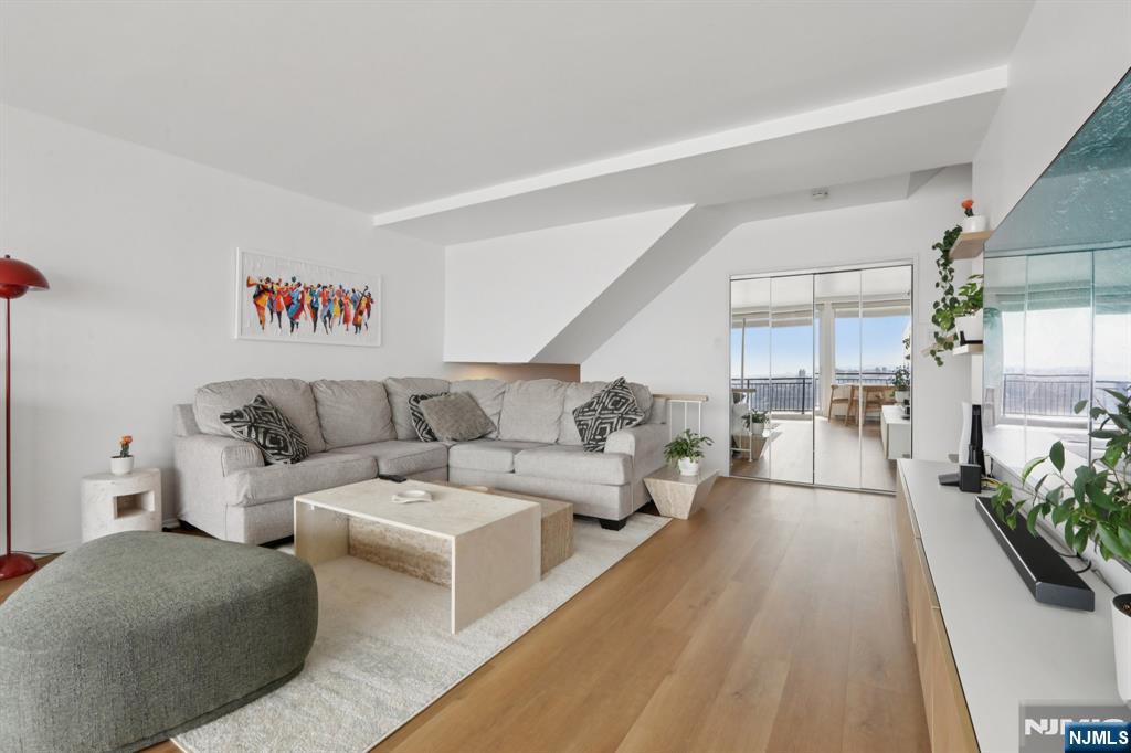 2 Horizon Road, Unit 1428 Fort Lee, NJ 07024 - Photo 6 of 39