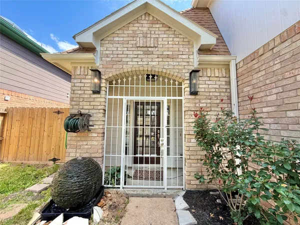 $2,000 | 7015 Puerta Vista Lane, Houston, TX 77083