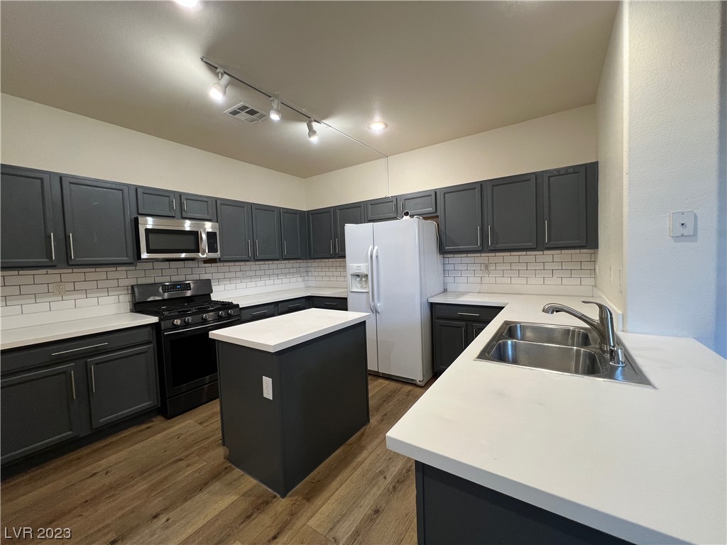 7354 Carrot Ridge Street Las Vegas, NV 89139 - Photo 3 of 43