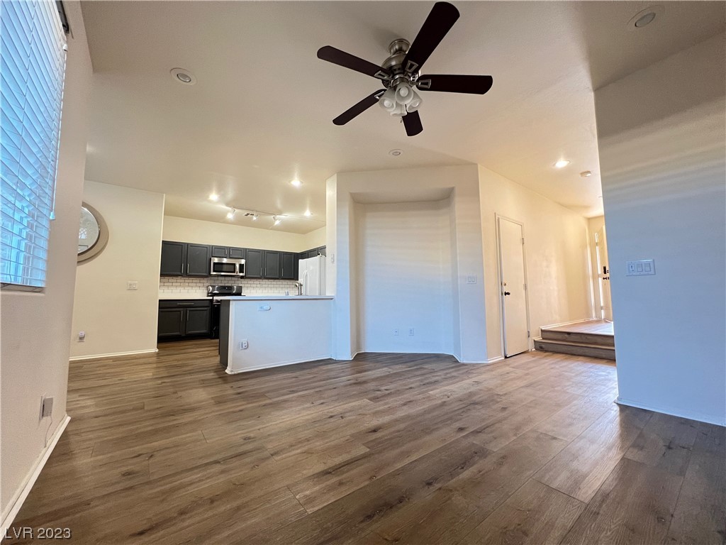 7354 Carrot Ridge Street Las Vegas, NV 89139 - Photo 4 of 43