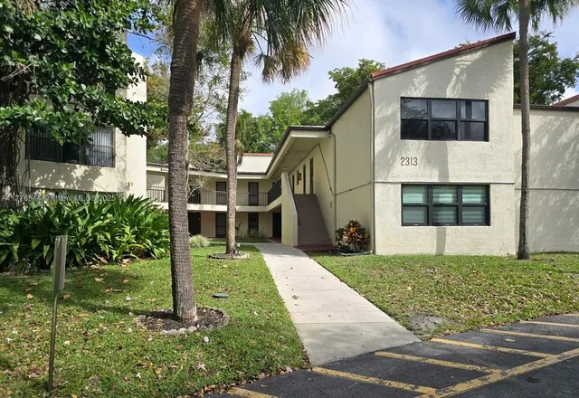 $160,000 | 2313 South Cypress Bend Drive, Unit 123A, Pompano Beach, FL 33069