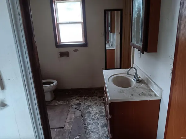 $54,499 | 303 West Elnora Street, Odon, IN 47562