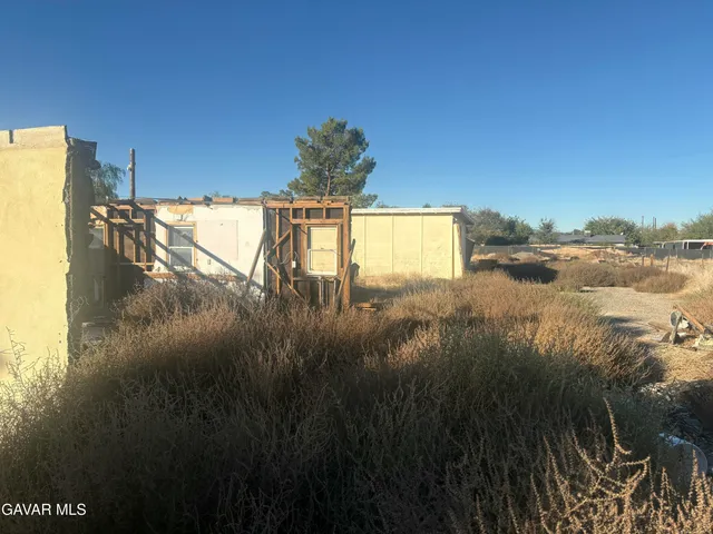 $319,999 | 43029 7th Street East, Lancaster, CA 93535