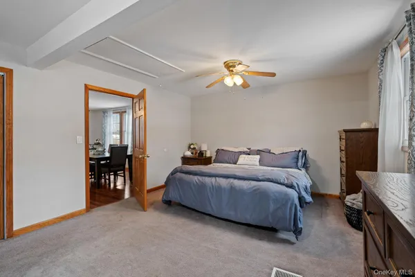 a bed room with a bed and a closet