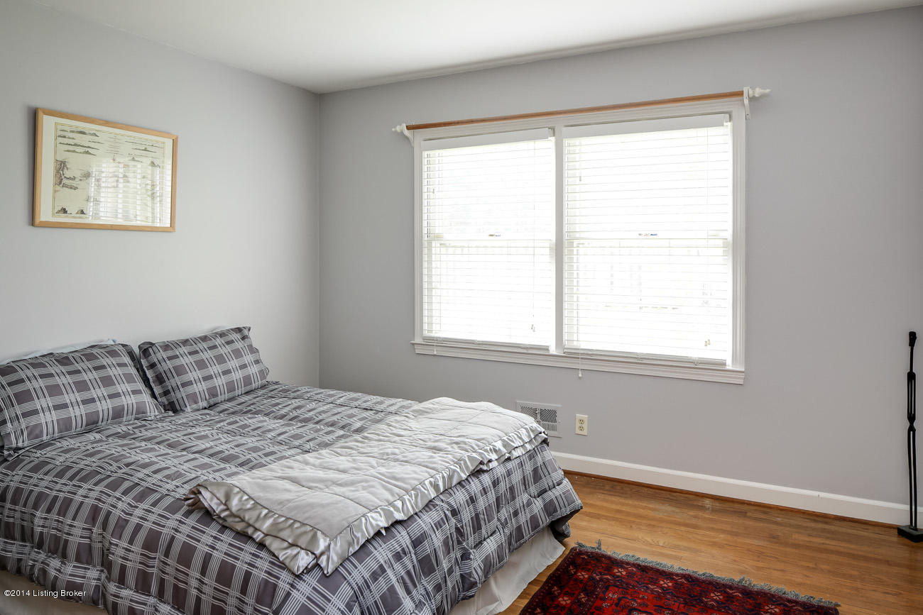 5609 Apache Road Louisville, KY 40207 - Photo 18 of 43 RealTourCast - J Middleton - Apache (17