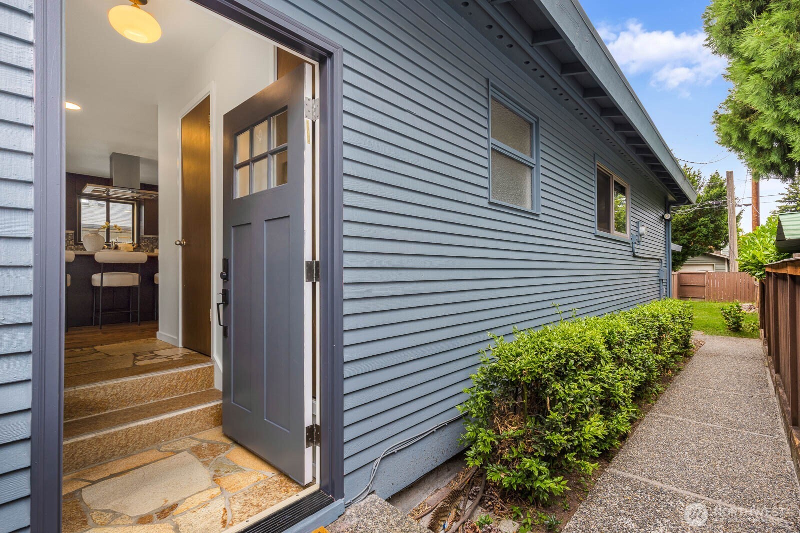 5025 48th Avenue Southwest Seattle, WA 98136 - Photo 2 of 26