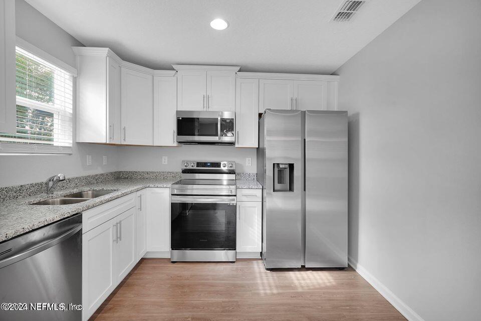 2502 Larsen Road Jacksonville, FL 32207 - Photo 11 of 16 Interior 6
