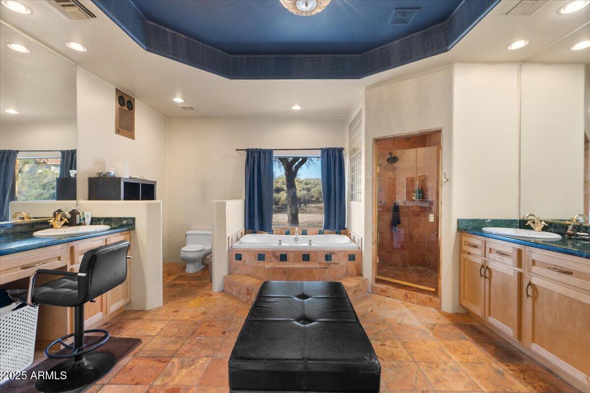 42221 North Deer Trail Road Scottsdale, AZ 85262 - Photo 23 of 57 29-Primary bathroom