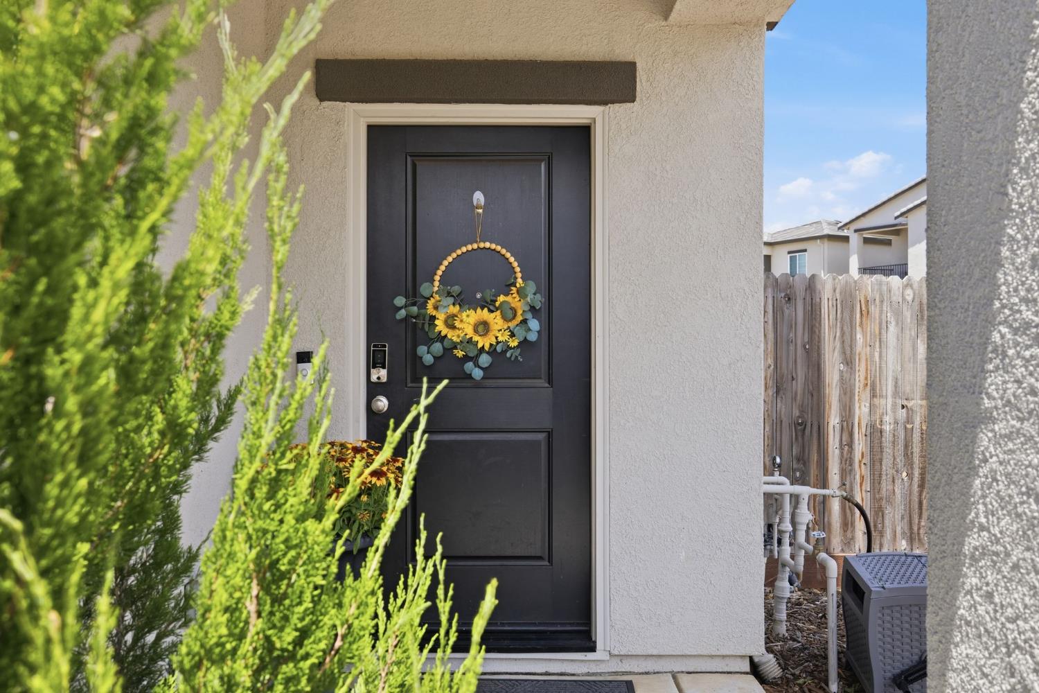 12201 Encanto Way Rancho Cordova, CA 95742 - Photo 2 of 38