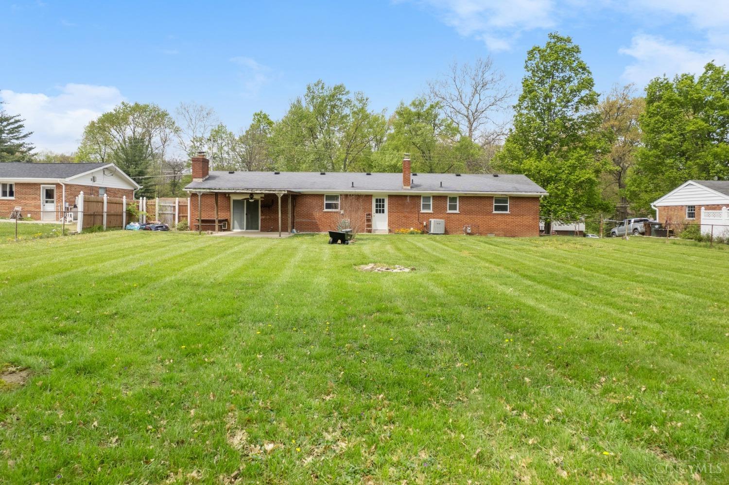 4648 Aston Road Cincinnati, OH 45244 - Photo 4 of 21