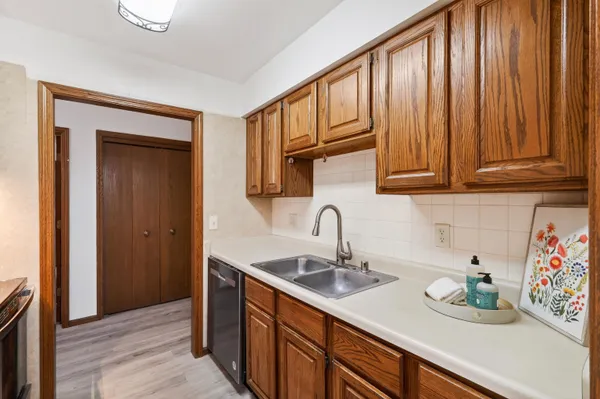 $170,000 | 2564 Branch, Unit 12, Middleton, WI 53562