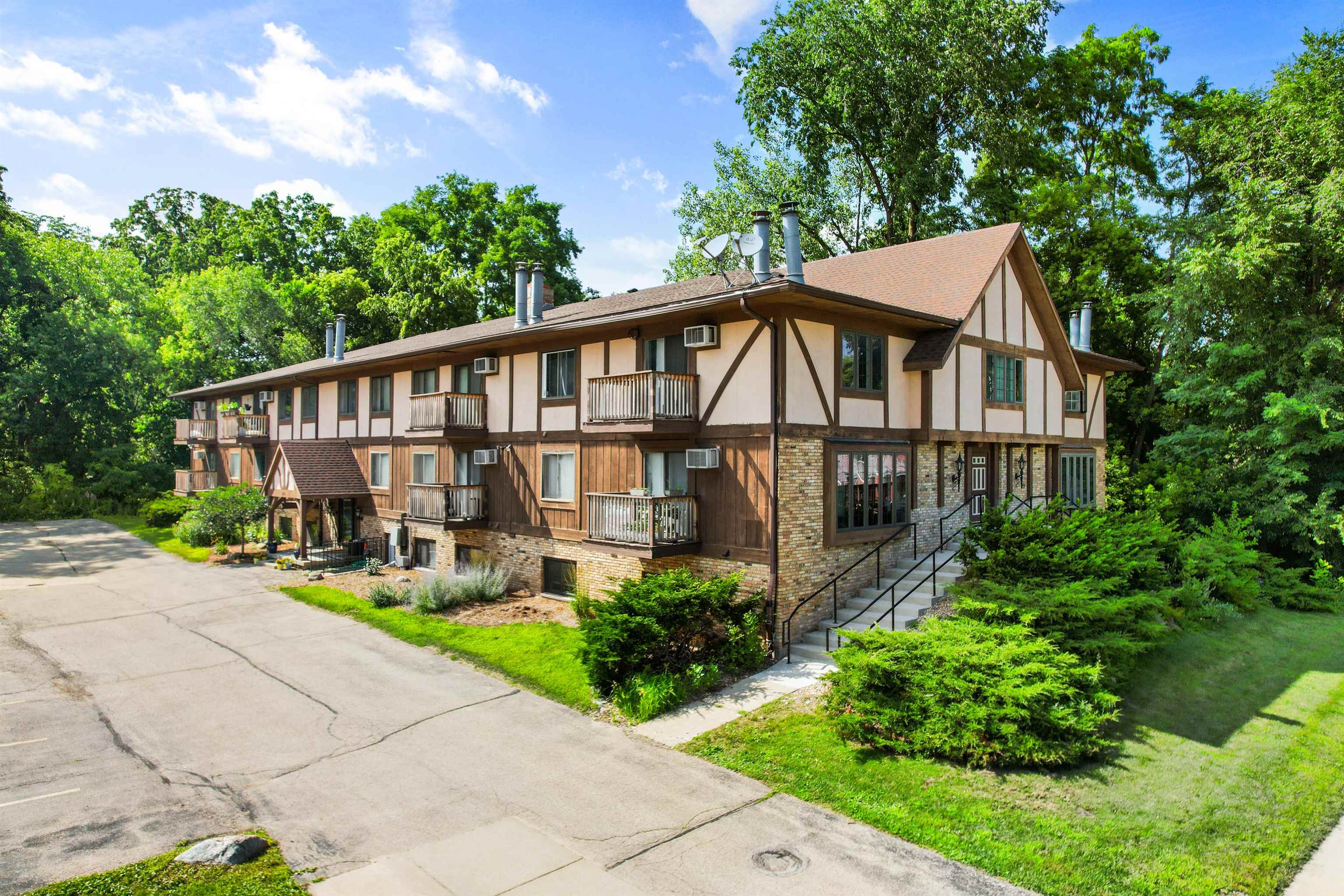 2564 Branch, Unit 12 Middleton, WI 53562 - Photo 4 of 37