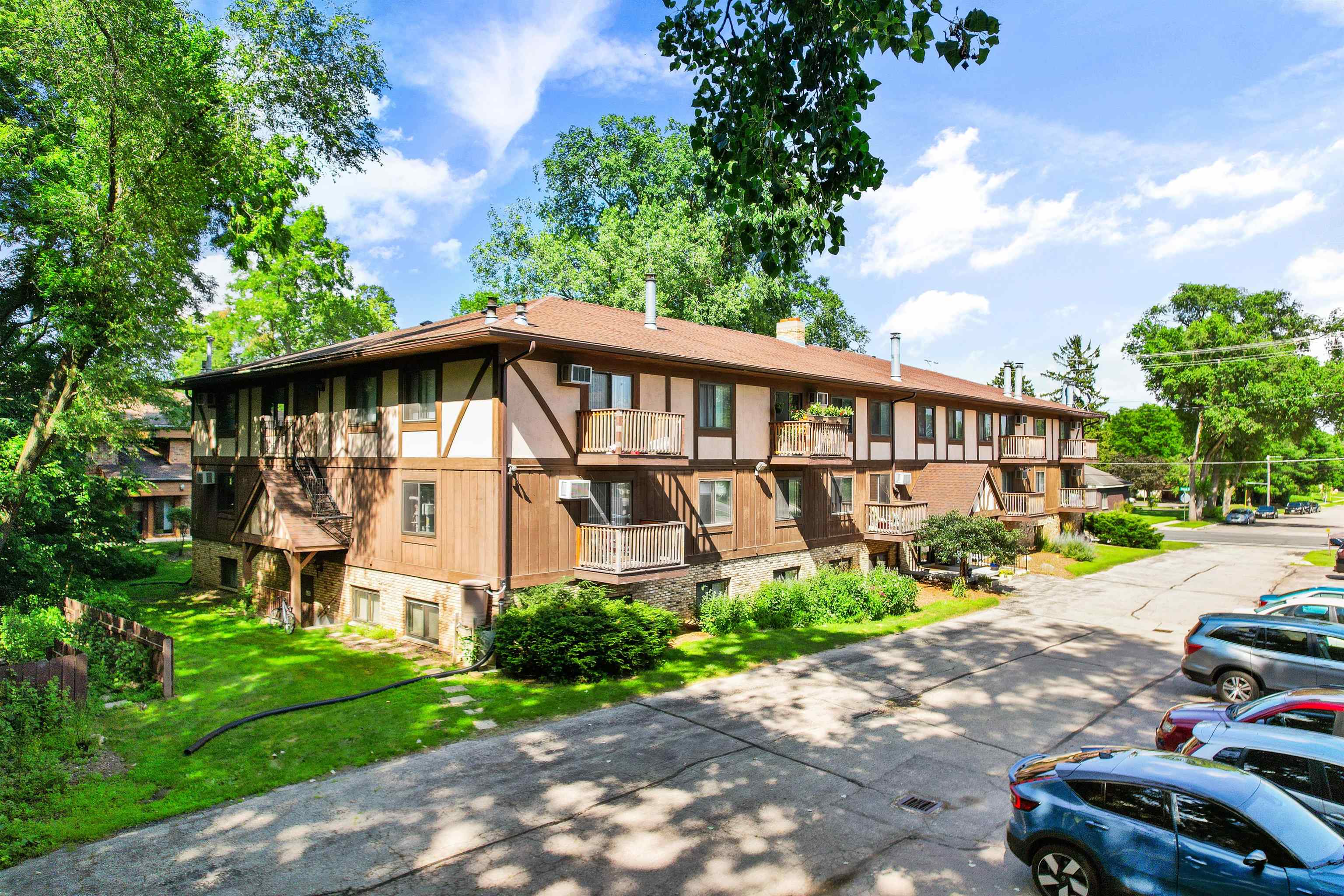 2564 Branch, Unit 12 Middleton, WI 53562 - Photo 5 of 37