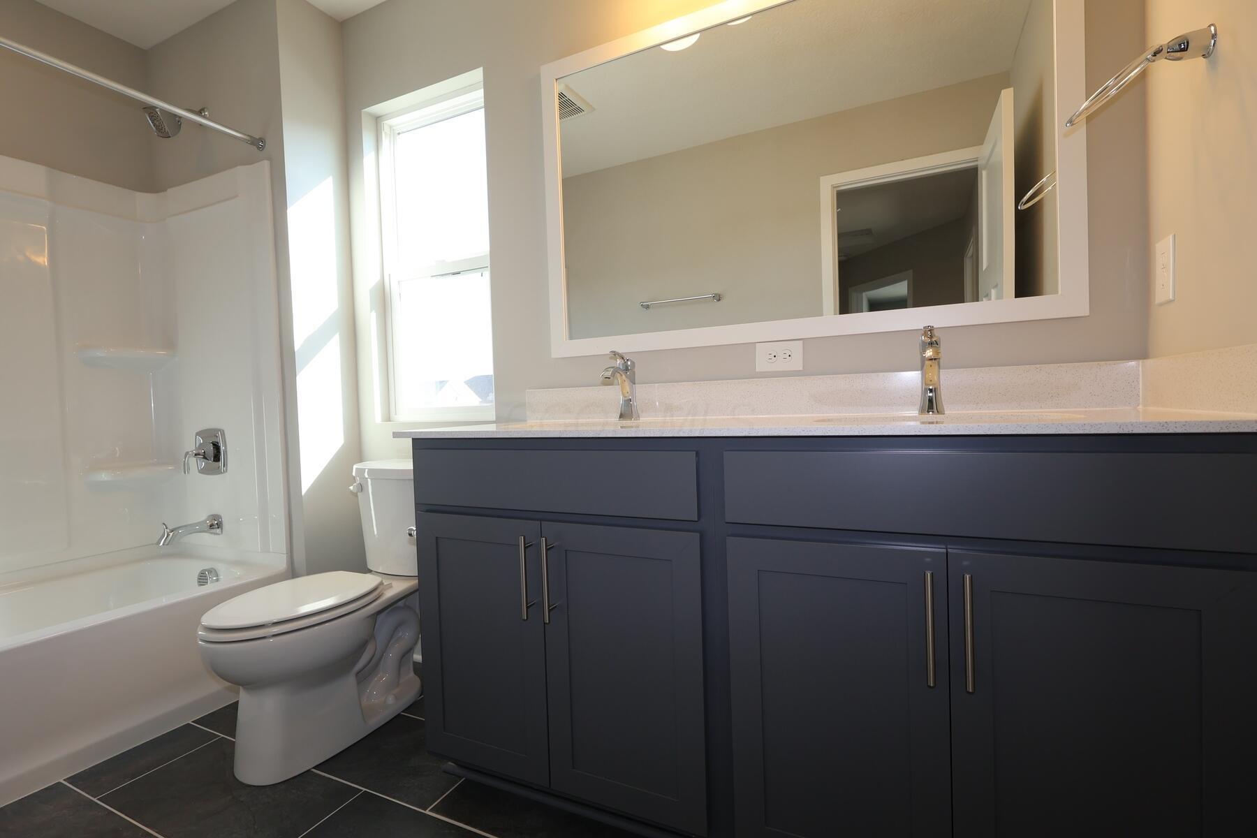 5460 Valleydale Road Powell, OH 43065 - Photo 11 of 21 Bathroom