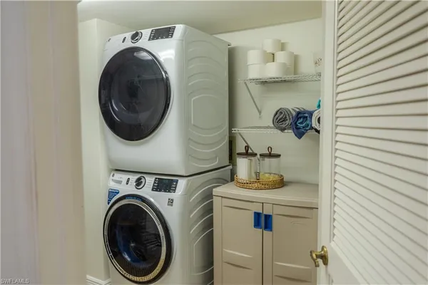 $5,000 | 265 Deerwood Circle, Unit 10, Naples, FL 34113