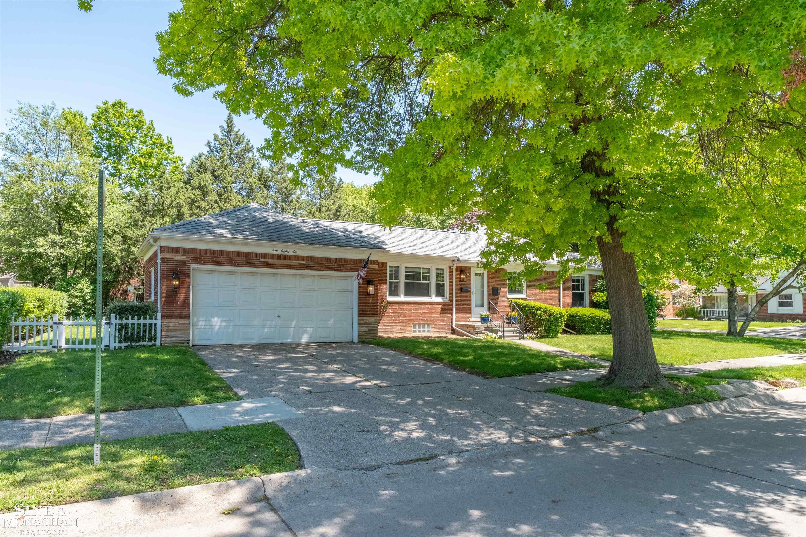 486 Bournemouth Road Grosse Pointe Farms, MI 48236 - Photo 4 of 43