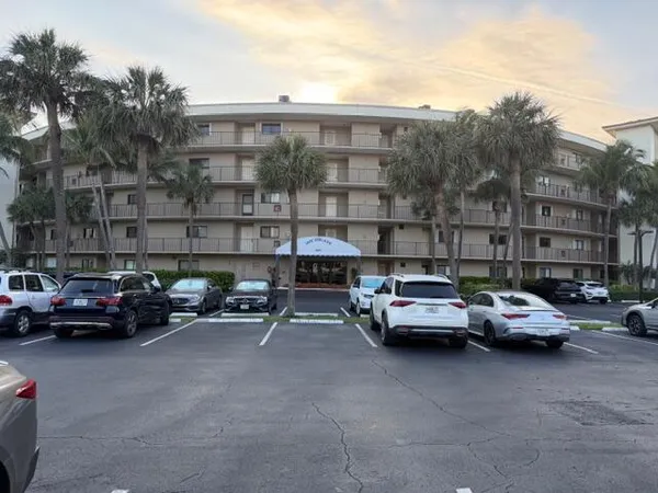 $3,500 | 3605 South Ocean Boulevard, Unit 230C, South Palm Beach, FL 33480