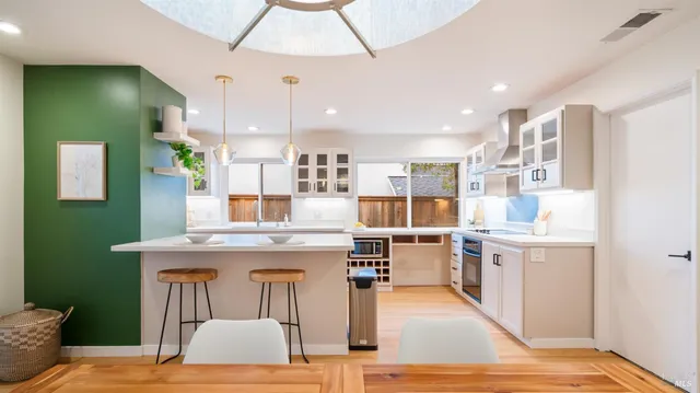 $1,325,000 | 1881 Las Gallinas Avenue, San Rafael, CA 94903