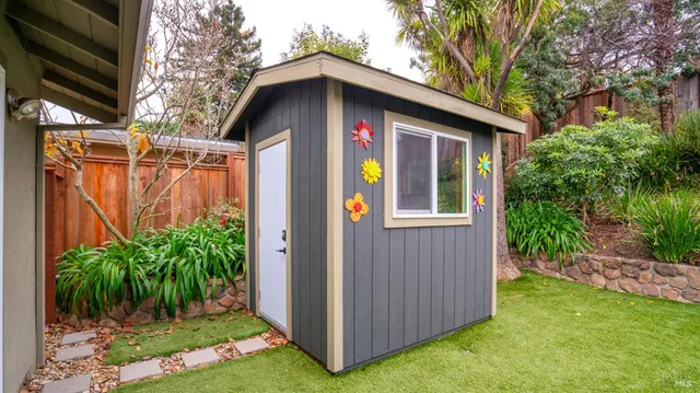 $1,325,000 | 1881 Las Gallinas Avenue, San Rafael, CA 94903