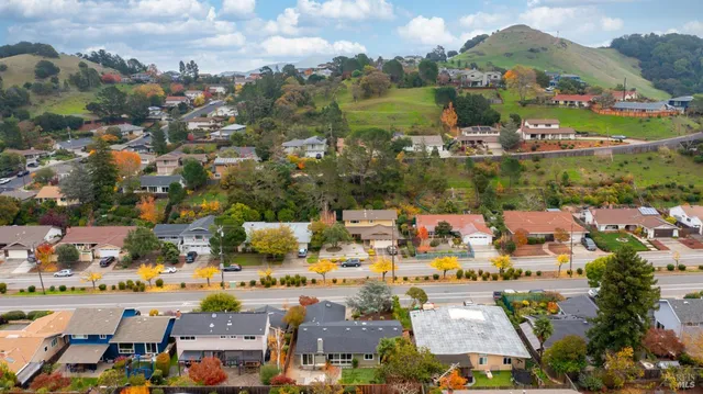 $1,325,000 | 1881 Las Gallinas Avenue, San Rafael, CA 94903