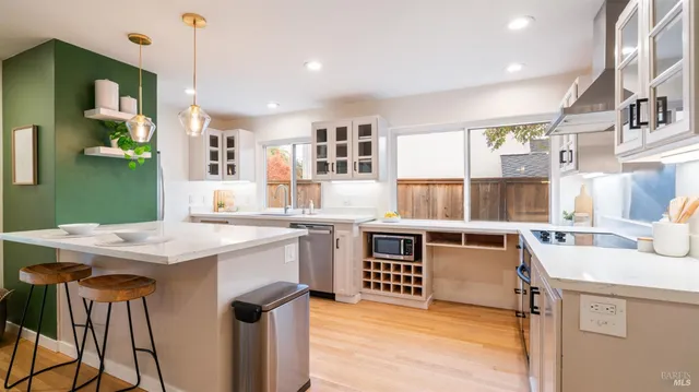 $1,325,000 | 1881 Las Gallinas Avenue, San Rafael, CA 94903