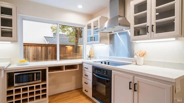 $1,325,000 | 1881 Las Gallinas Avenue, San Rafael, CA 94903