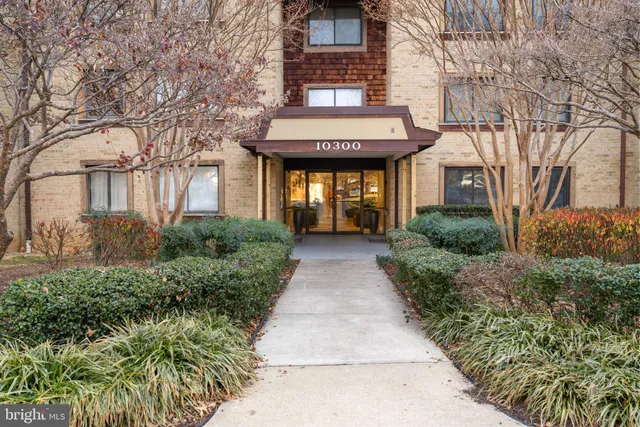 $395,000 | 10300 Bushman Drive, Unit 201, Oakton, VA 22124