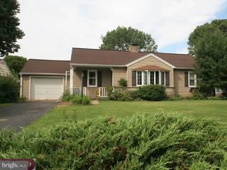 715 Edgewood Road Riegelsville, PA 18077 - Photo 1 of 5