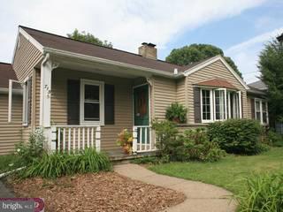 715 Edgewood Road Riegelsville, PA 18077 - Photo 2 of 5