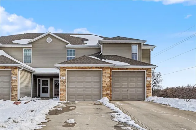 $210,000 | 1645 Southwest Madison Street, Lee's Summit, MO 64081