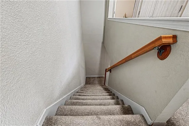 $210,000 | 1645 Southwest Madison Street, Lee's Summit, MO 64081