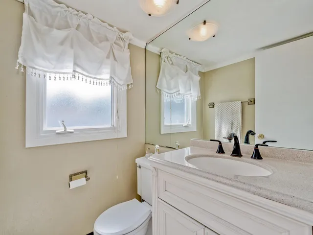 $569,900 | 1121 Greenfield Lane, Mount Prospect, IL 60056