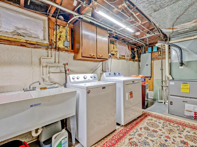 $569,900 | 1121 Greenfield Lane, Mount Prospect, IL 60056