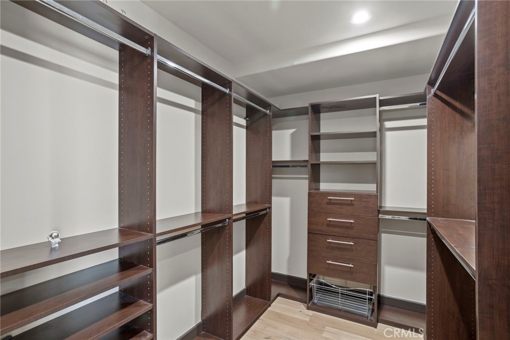 10523 Ashton Avenue, Unit 101 Los Angeles, CA 90024 - Photo 13 of 28