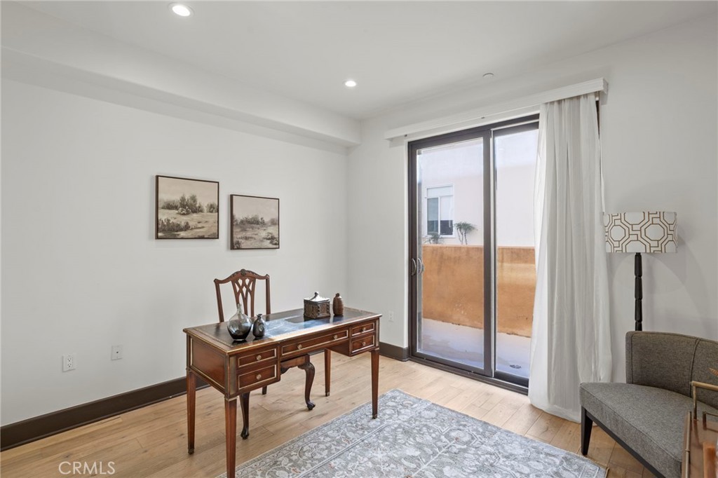 10523 Ashton Avenue, Unit 101 Los Angeles, CA 90024 - Photo 14 of 28