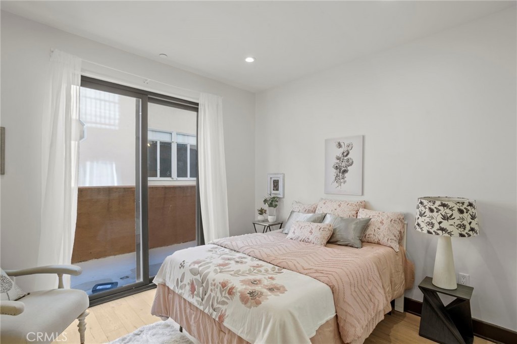 10523 Ashton Avenue, Unit 101 Los Angeles, CA 90024 - Photo 15 of 28